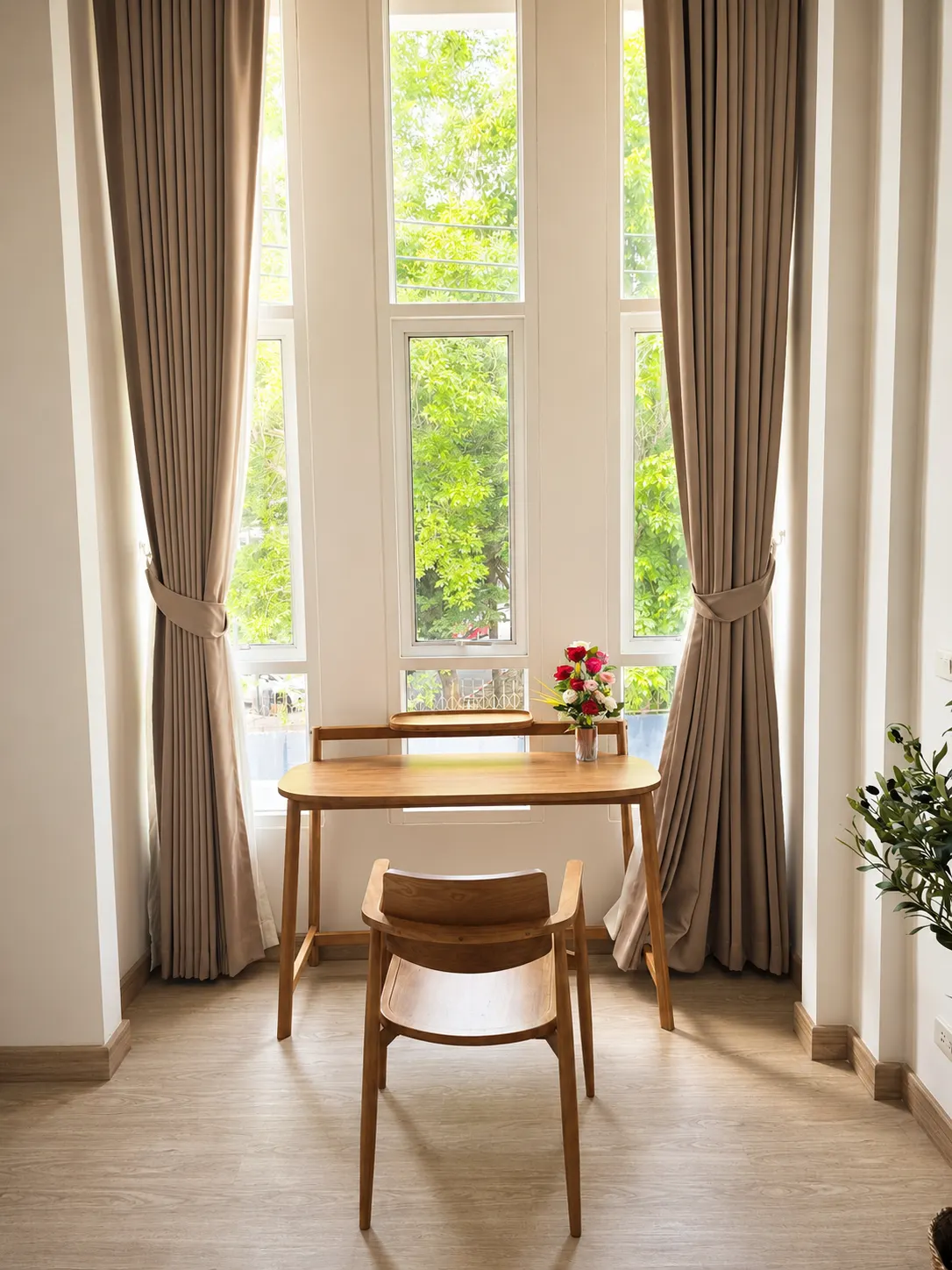 Master Bedroom โซนมุมกระจก